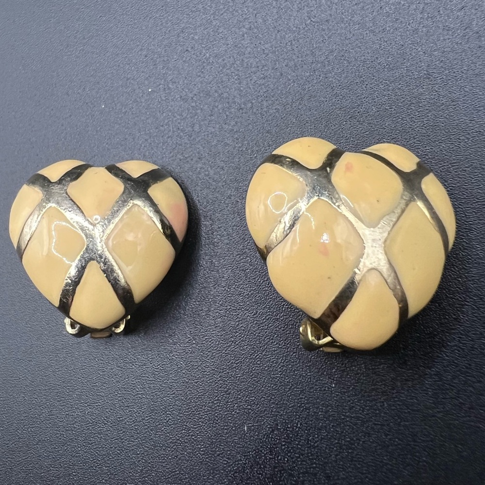 Vintage Heart Enamel and Gold Tone Clip On Earrings Valentine’s Day